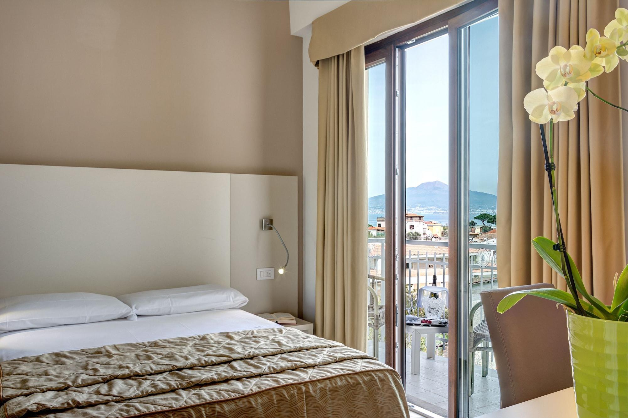 Hotel Caravel Sant'Agnello Dış mekan fotoğraf